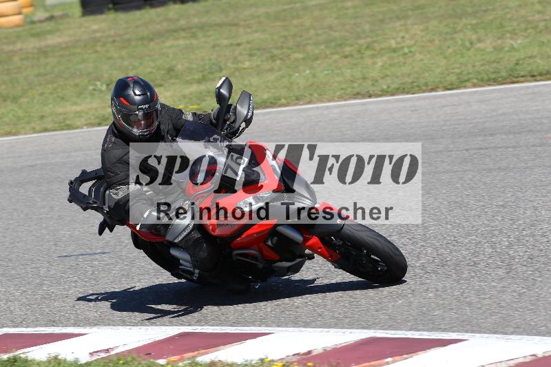 /Archiv-2025/48 25.08.2025 Cornu Master School ADR/gruen-vert/76